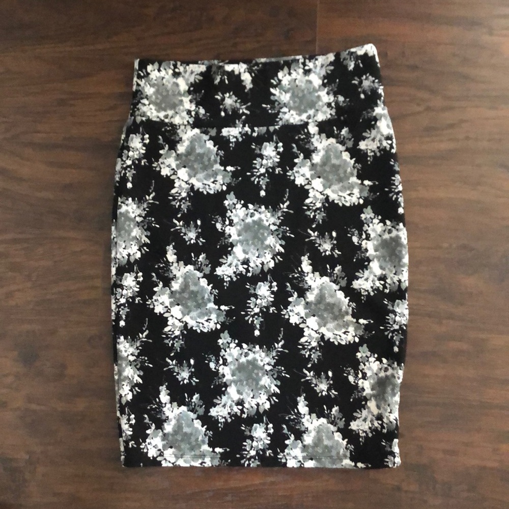 Lularoe Cassie medium